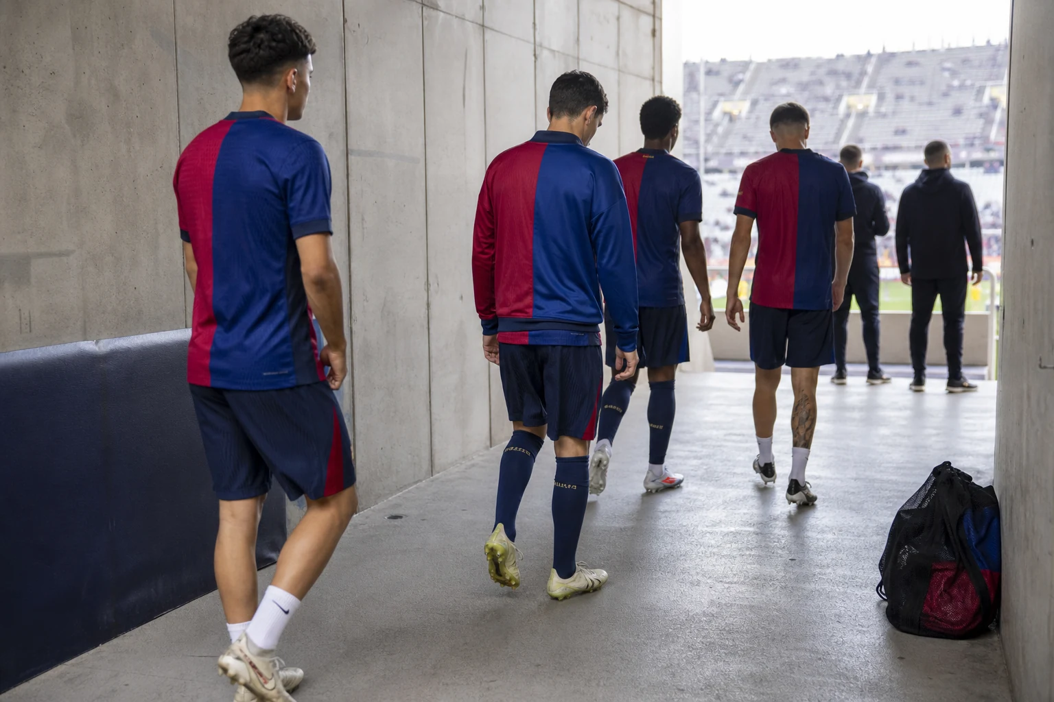 Xavi Espart tar plats i Barcelonas A-lag och får tröja nummer 12